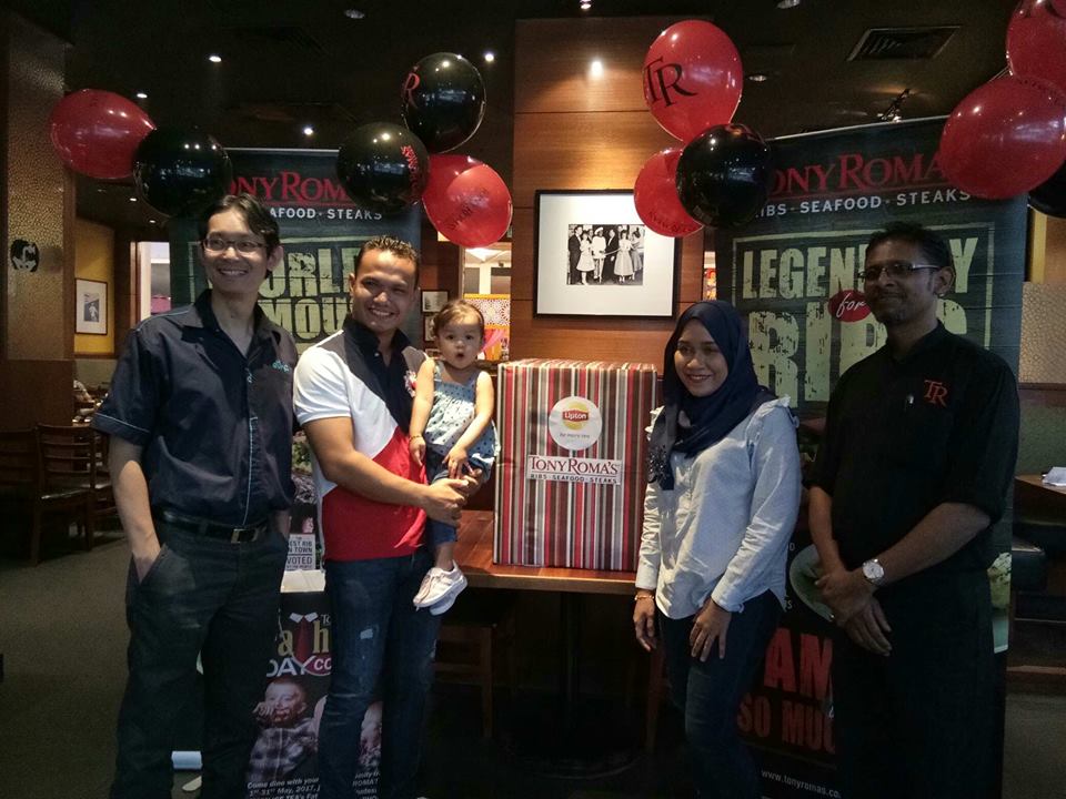 Tony Roma's & Lipton Ice Tea Winner For Father's Joy Contest
