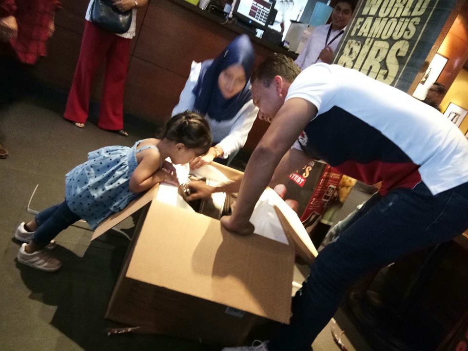 Tony Roma's & Lipton Ice Tea Winner For Father's Joy Contest