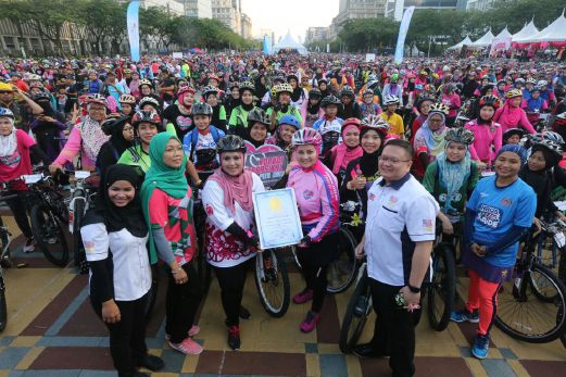 Siaran The Malaysia Book of Records 2017 di TV1