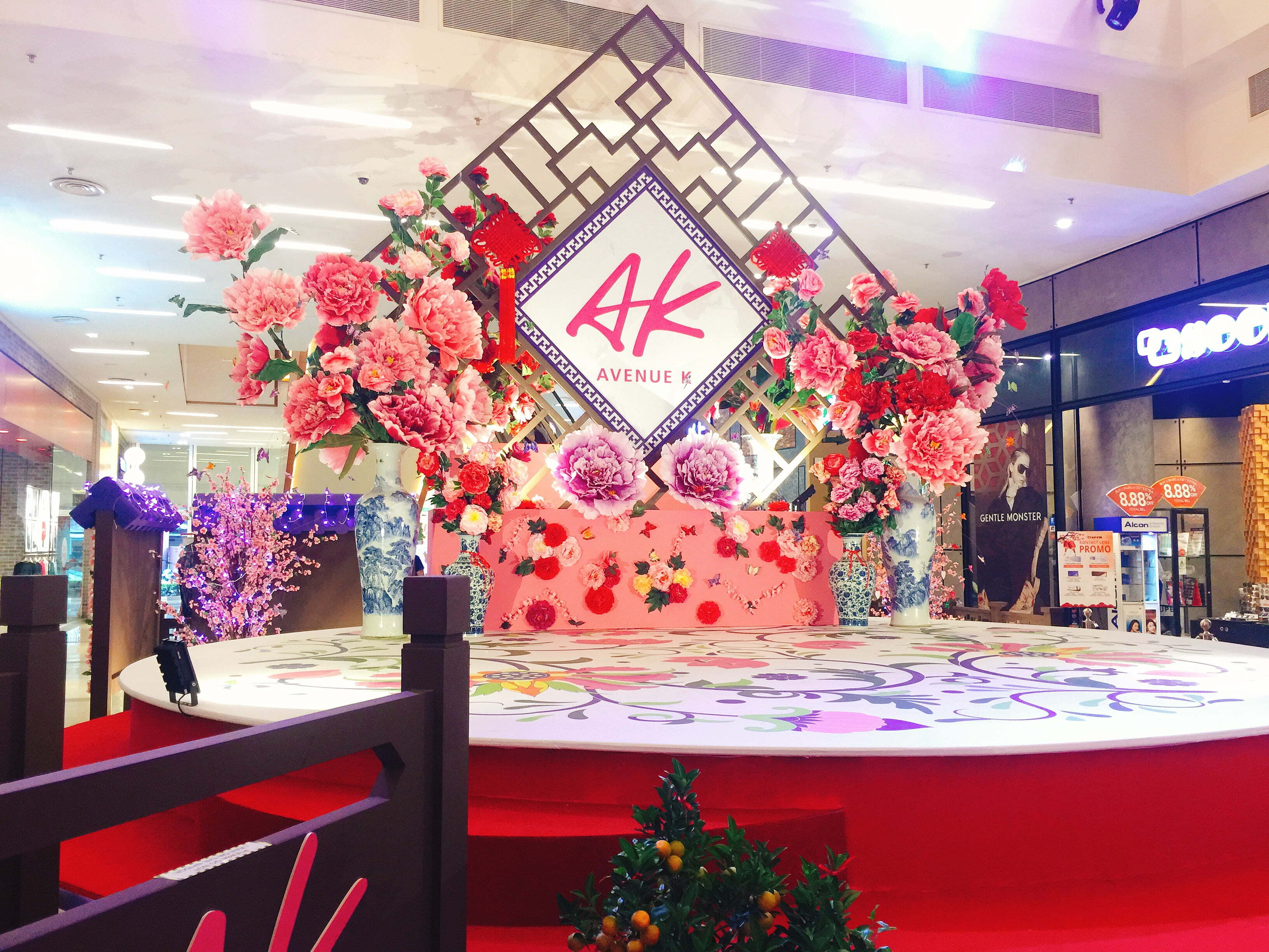 Bloom Of Grandeur di Avenue K Dengan Hiasan Bunga Oriental...
