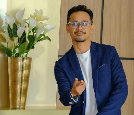 LAH AHMAD JATUH CINTA