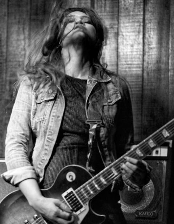 KONSERT TUJUH VIBRATO GITAR