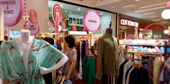 CANDY WONDERLAND CHRISTMAS AT AVENUE K