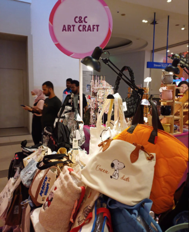 CANDY WONDERLAND CHRISTMAS AT AVENUE K