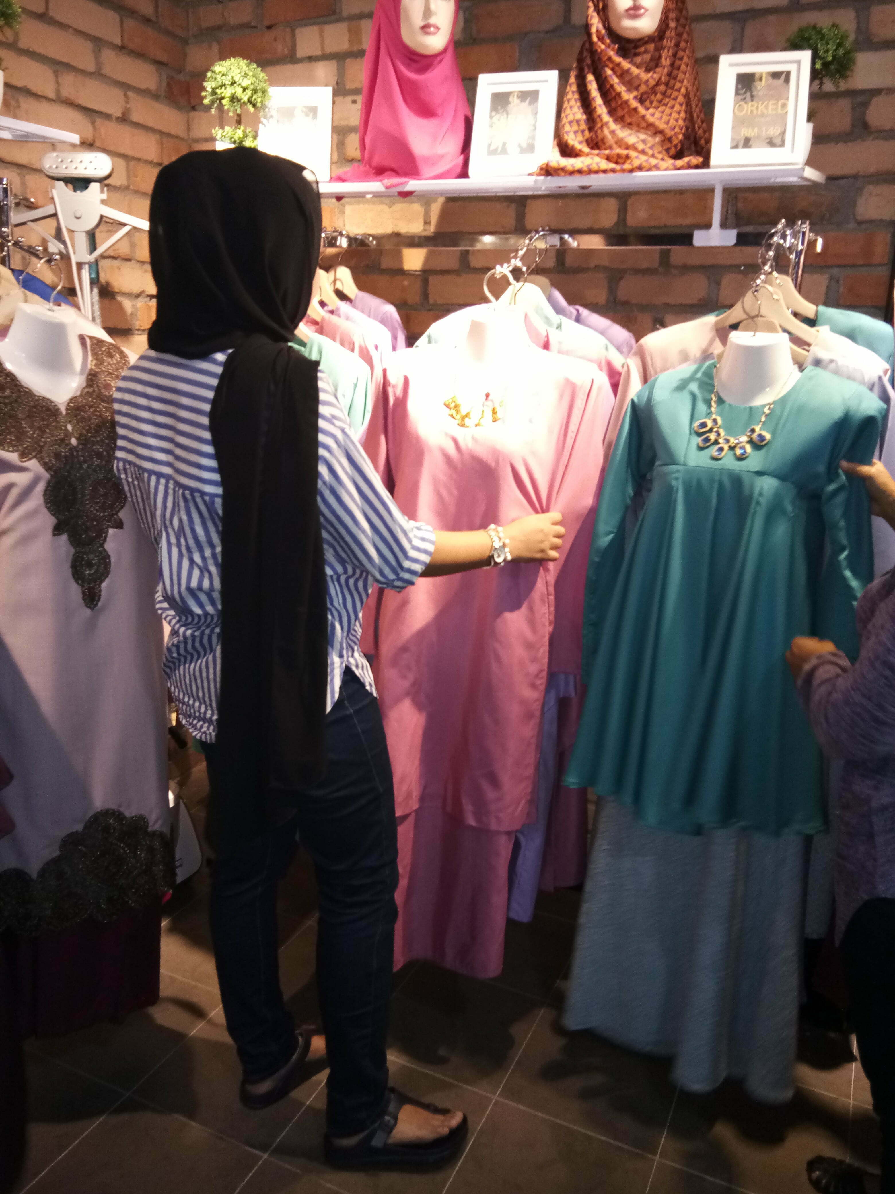 CahayaTaj Bakal Menyerikan Aidilfitri 2017 Anda Dengan Koleksi .....