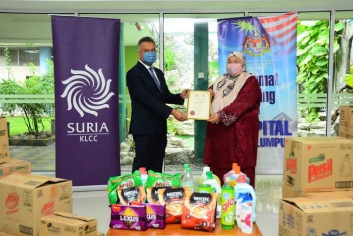 SYARIKAT SURIA KLCC SUMBANG BANTU MANGSA BANJIR AMAZING!