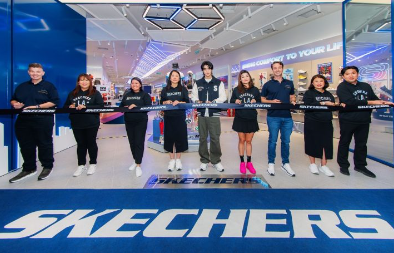 CHA EUN-WOO RASMI CAWANGAN SKECHERS DI THE EXCHANGE TRX