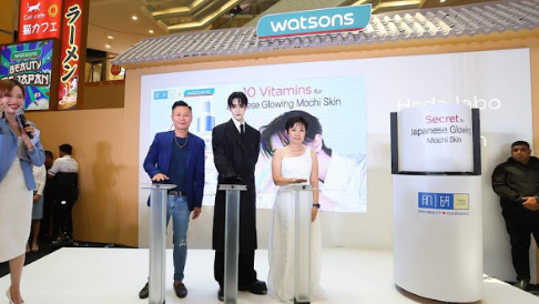 MEET HAKKEN, FAMOUS COSPLAYER!