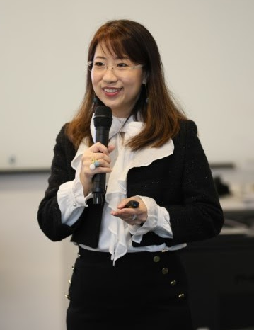 STRAUMANN RAI TUJUH DEKAD INOVASI PERGIGIAN