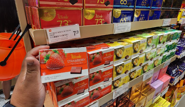 PEMBUKAAN BESTORE JENAMA SNEK UTAMA CHINA