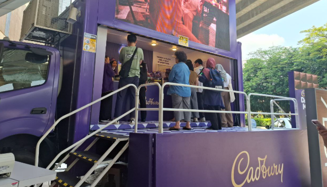 CADBURY PURPLE TRUCK