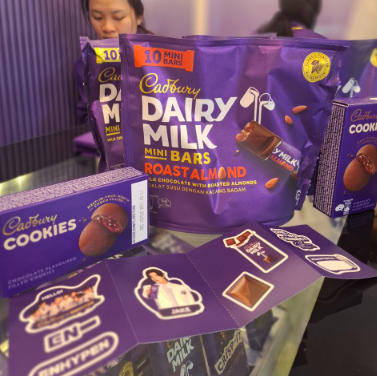 CADBURY PURPLE TRUCK