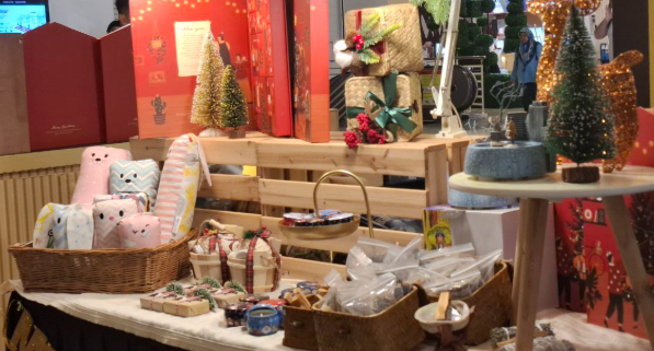 GOLDEN NOEL - WORLD OF LUXURY