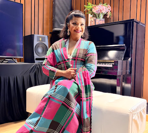 USHERA LANCAR WARNA WARNI HARI RAYA