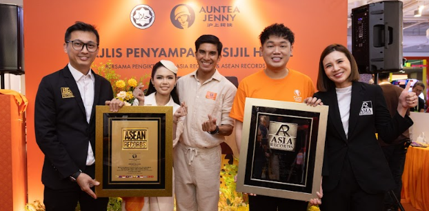 AUNTEA JENNY RAIH SIJIL HALAL JAKIM & REKOD ASEAN - TAHNIAH!