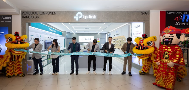 TP-LINK LANCAR KEDAI FLAGSHIP PERTAMA