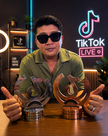 Issey Miyake SG TikTok LIVE dan komuniti Issey Familia